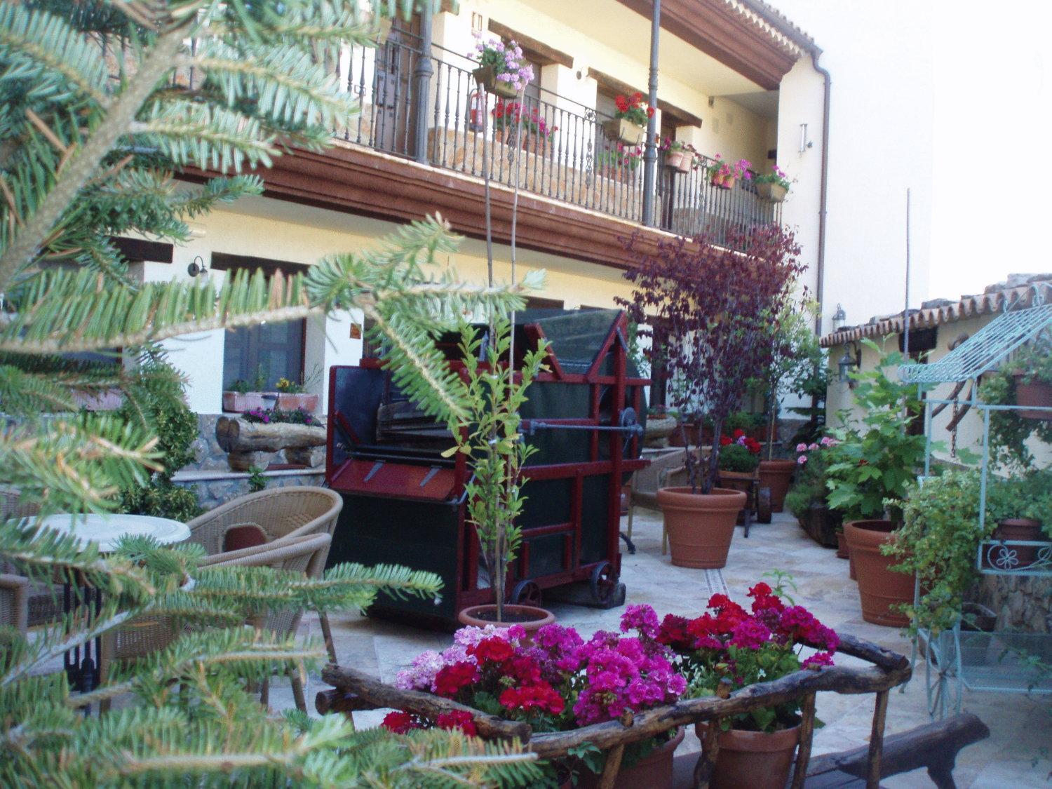 Hostal Restaurante La Muralla Canete (Cuenca) Exterior foto