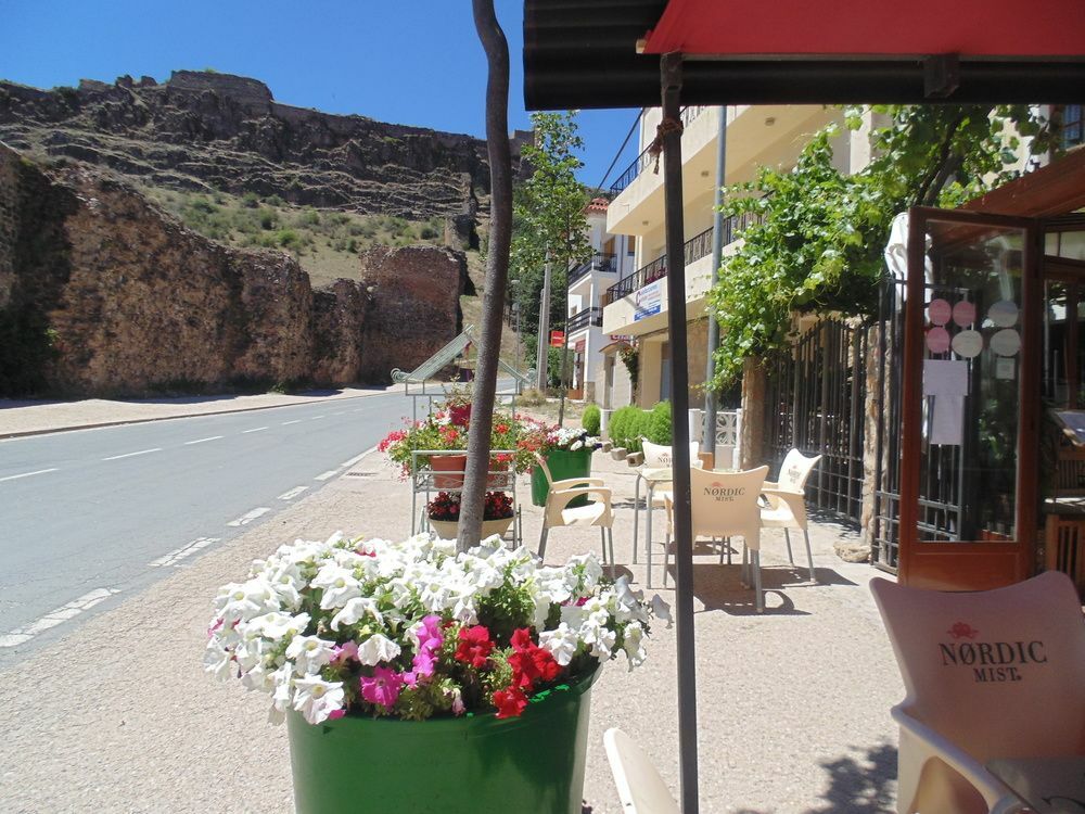Hostal Restaurante La Muralla Canete (Cuenca) Exterior foto